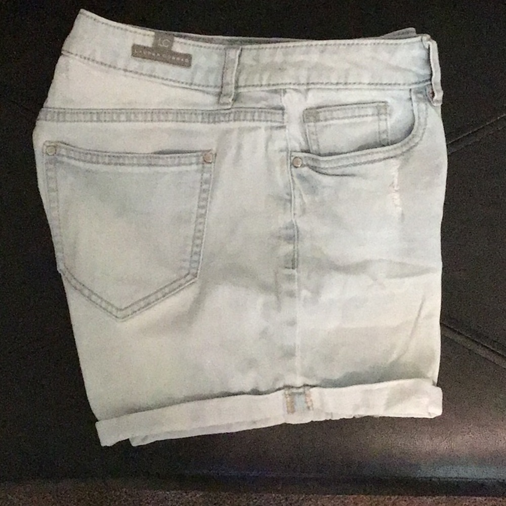Lauren Conrad Jean Shorts, Women’s size 6